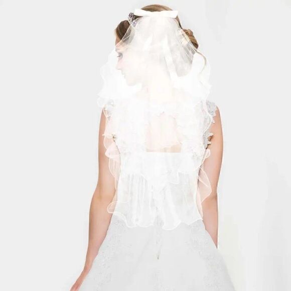 5 Layer Pearl Accents Elbow Bridal Wedding Veil With Satin Bow Comb White Veil main image 4